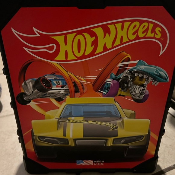 hot wheels Other - Hot Wheels Large Plastic Carrying Case Collection Holder Box for 40+ Cars